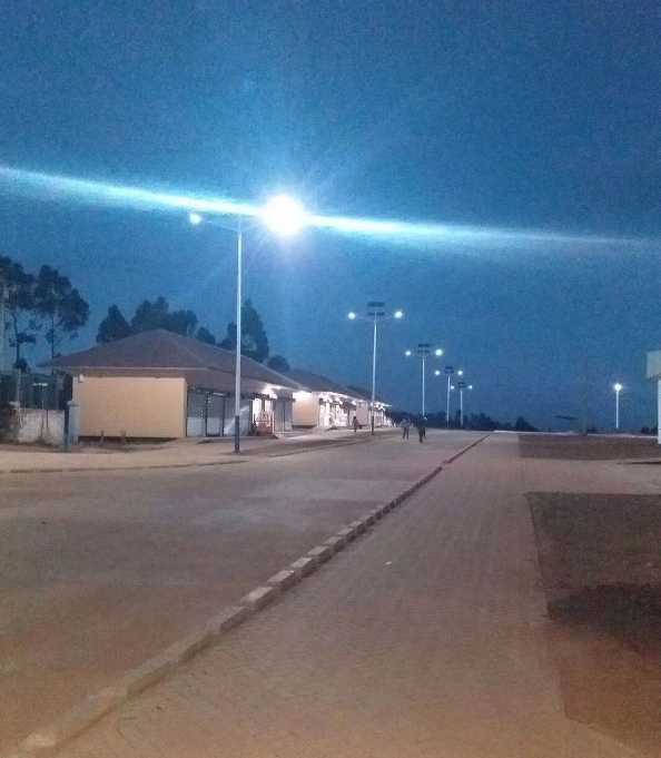 阜康市非洲科特迪瓦太阳能路灯工程